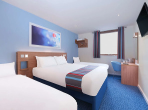 Travelodge Edinburgh Airport Ratho Station