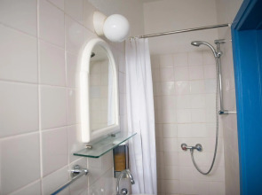 Le Village Hotel - Adults Only