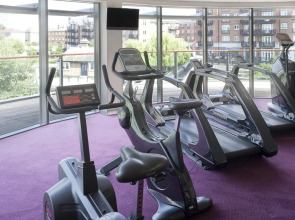 Holiday Inn London Brentford Lock by IHG