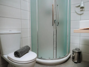 Отель Amphitryon City