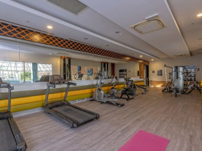 Port River Hotel & Spa