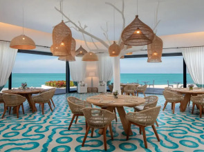 Anantara Santorini Abu Dhabi Retreat - Adults Only