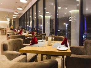 Starcity Hotel & Condotel Beachfront Nha Trang