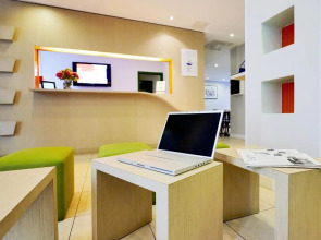 Kyriad Paris 10 - Canal Saint Martin - République