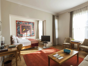 Tomtom Suites - Special Class