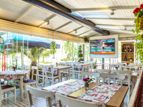 Saint George Hotel & Medical Spa