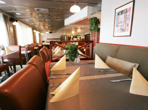 Skyline Airport Hotel