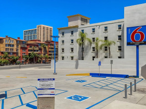 Motel 6 San Diego, CA - Downtown