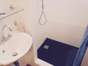 Randhouse Sennaya B&B