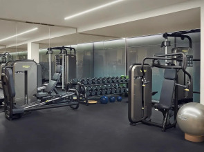 Отель Hilton Lake Como