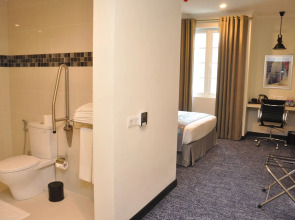 Fairway Colombo - Sri Lanka's First Hotel With Robot Technology