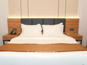 Vienna Hotel (Newly Renovated 2025)