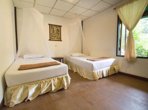 Tropical Garden Bungalow