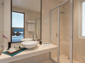 Ocean Edge Suites & Hotel Colombo