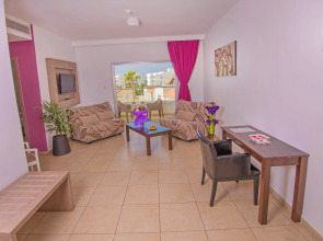 New Famagusta Hotel&Suites