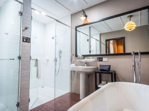 The Henry Hotel Manila