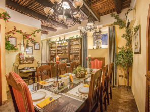 Alloggio dei Vassalli, In the Heart of the Historic Center