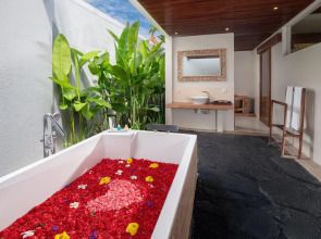 Avery Le Nixsun Villas by Waringin Hospitality