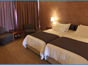 Poseidonia Beach Hotel