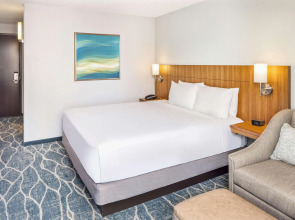 Hyatt Place Waikiki Beach