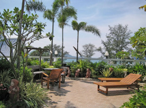 Отель Rayaburi Hotel Patong