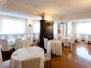 Hotel Hostellerie Du Cheval Blanc