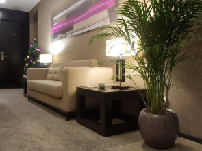 Dominic & Smart Luxury Suites Republic Square