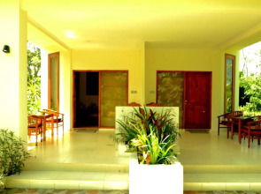 Puri Sari Beach Hotel