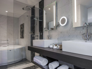 SOWELL COLLECTION Hôtel du Roi & SPA