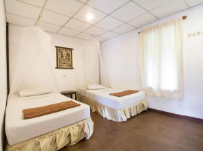 Tropical Garden Bungalow