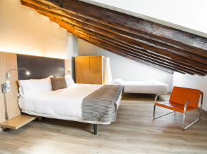 Petit Palace Plaza del Carmen