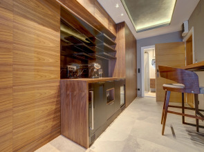 Black Pearl Luxury Suites