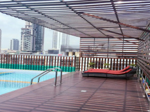 Top High Airport Link Hotel