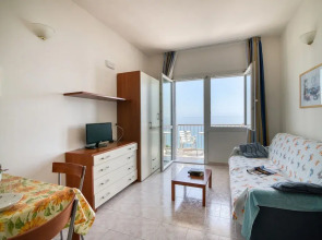 Frontline Beach 21 - M3 - Near To The Sea