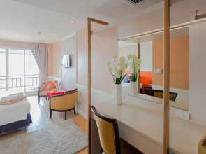 Seaside Jomtien Beach