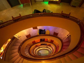 Pão de Açúcar – Vintage Bumper Car Hotel