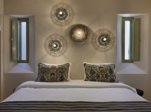 Aeon Suites - Adults Only