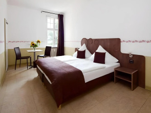 Three Little Pigs Hostel Berlin