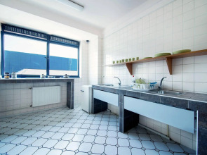 Dizzy Daisy Hostel Riviera