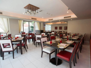 Отель Ramada by Wyndham Downtown Dubai