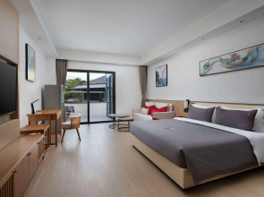 Ramada Encore by Wyndham Jiusuo Downtown