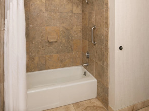 Holiday Inn Portland - Columbia Riverfront by IHG