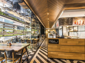 Отель Maitria Sukhumvit 18 Bangkok – A Chatrium Collection