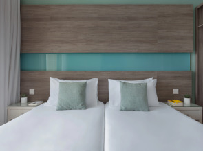 115 The Strand Hotel by NEU Collective