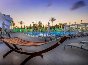 Nicholas Color Hotel