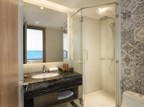 Comodo Nha Trang Hotel