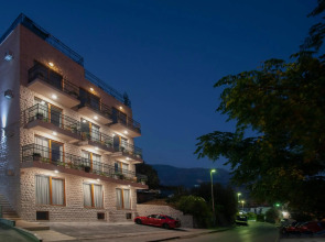 Отель Twelve by Aycon