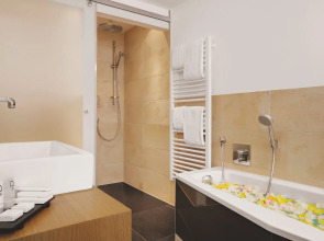 Alpen Hotel München