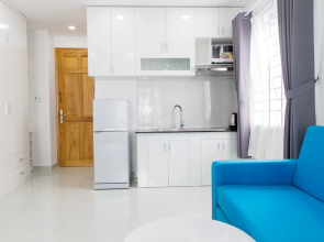RedDoorz Plus near Nguyen Hue Walking Street