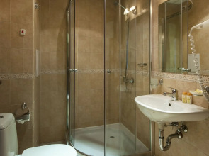 Grand Royale Apartment Complex & Spa